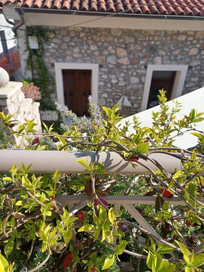 1571_ Suites A2 Nafpaktos Exterior foto