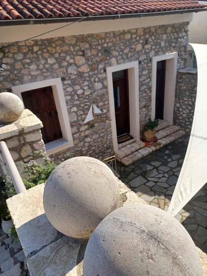 1571_ Suites A2 Nafpaktos Exterior foto